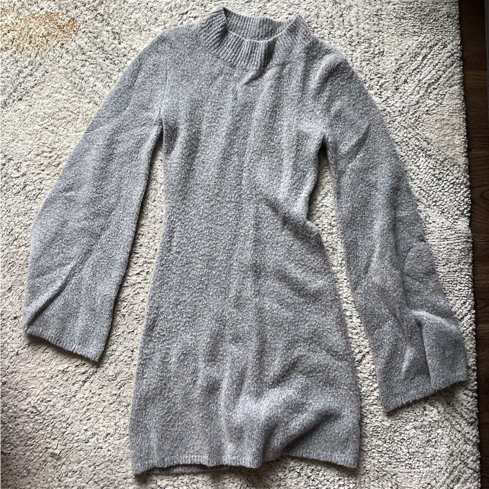 Lulu’s Mini Sweater Dress